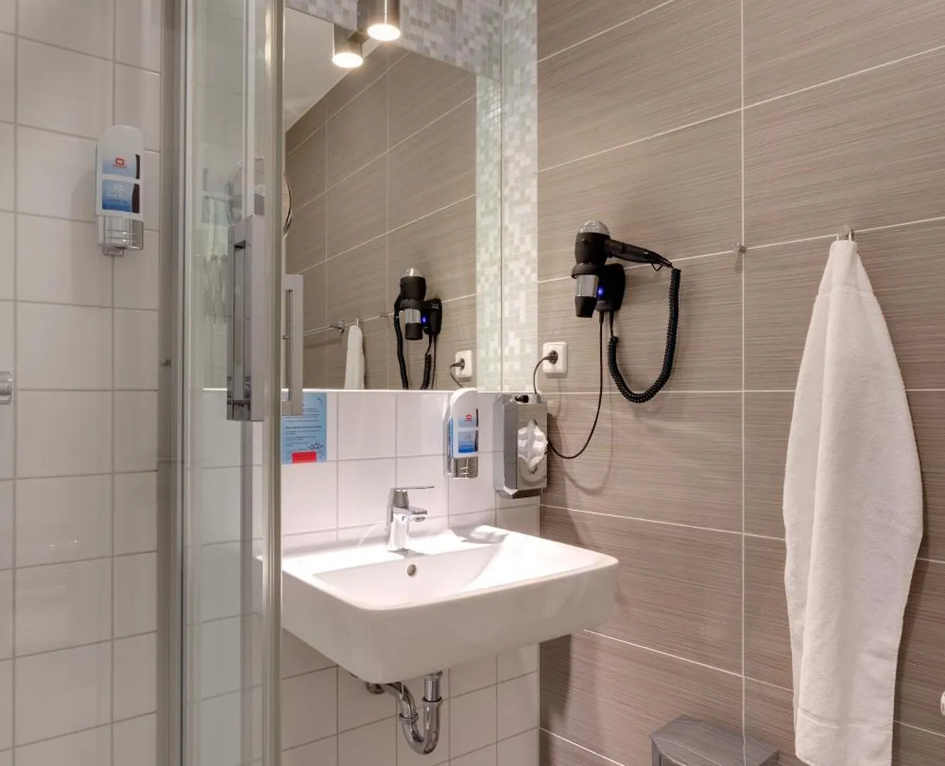 ***  Meininger Hotel Berlin Alexanderplatz Allemagne